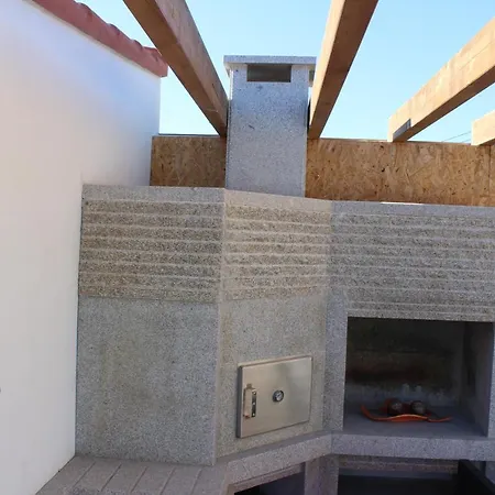 Moradia Dos Telhadinhos Com Piscina Ferienhaus