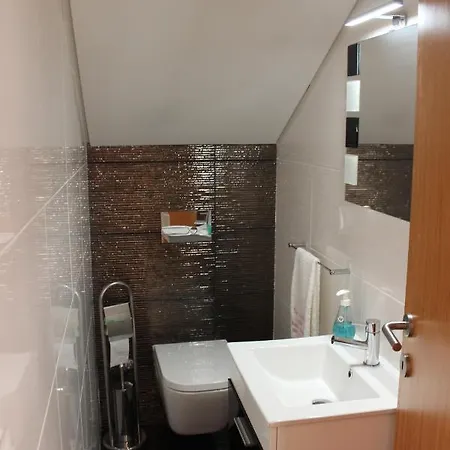 Moradia Dos Telhadinhos Com Piscina Ferienhaus Esposende