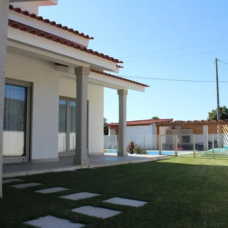Ferienhaus Moradia Dos Telhadinhos Com Piscina